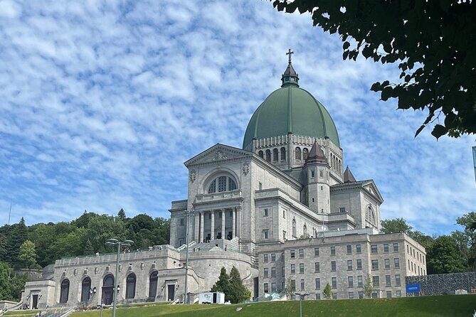 Private Montreal Car Tour with History and Hidden Gems - A Closer Look at the Montreal Private Car Tour