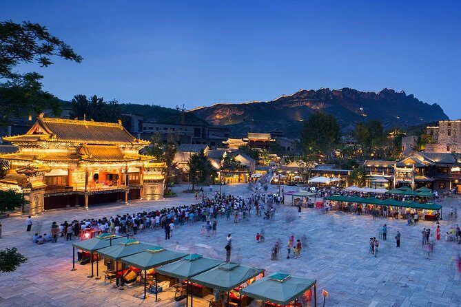 Private Night Tour to Gubei Water Town and Simatai Great Wall with Cable Car - Descending and Transition to Gubei Water Town