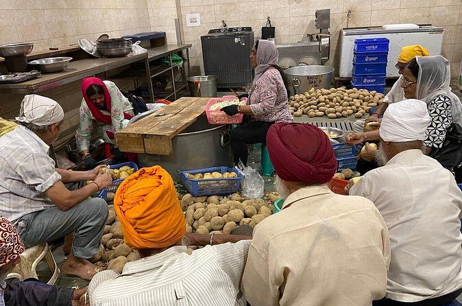 Private Old and New Delhi City Tour All Inclusive from Delhi - Who Should Consider This Tour?