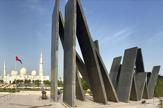 Private One-day Abu Dhabi Highlight Tour With Lunch - An In-Depth Look at the Abu Dhabi Highlight Tour