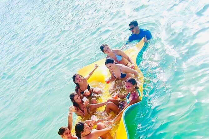 Private Party Boat at Coast of Punta Cana and Bávaro - FAQ