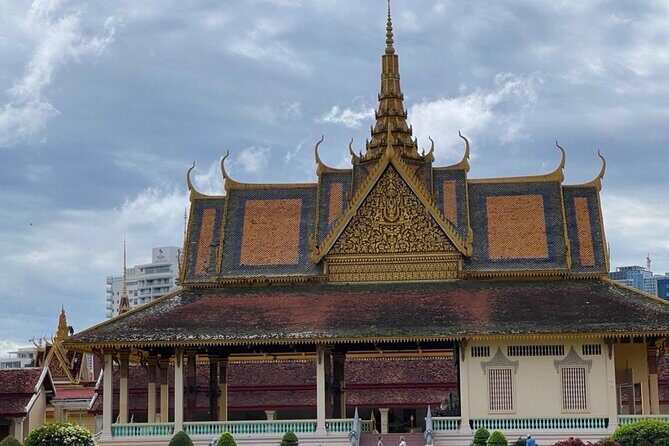 Private Phnom Penh Tour: Royal Palace & Killing Fields - FAQs