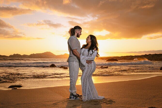 Private Photoshoot for Couples in Playa Los Cabos - The Scenic Setting: Why Los Cabos Beaches Shine