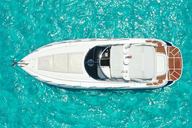 Private Premium Yacht 46FT Rental in Cancún - Key Points