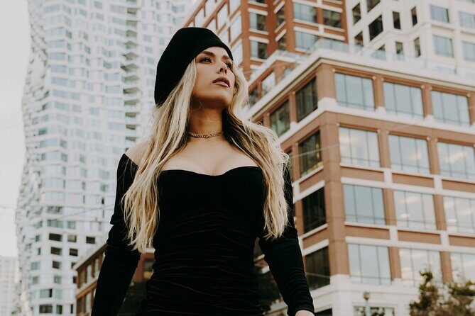 Private Professional HolidayPhotoshoot in Nashville - The Landmarks and Hidden Gems