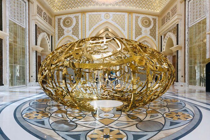 Private Return Abu Dhabi Cultural Tour from Dubai Incl. Transport - The Sheikh Zayed Grand Mosque: An Architectural Wonder