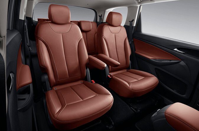 Private Round-Trip Transfer:Chengdu Shuangliu Airport or Chengdu - The Sum Up