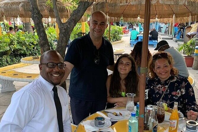 Private Roundtrip Minivan Airport Transfer to Paradise Island - The Experience: What To Expect from This Transfer Service