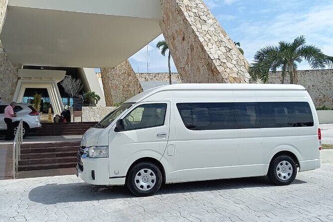 Private Roundtrip Transportation Cancun Airport up 10 People - Introduction