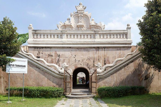 Private Royal Heritage Tour: Yogyakarta Palace, Watercastle, Sonobudoyo Museum - The Sustainable Travel Element