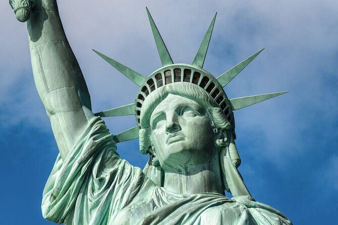 Private Sail Around New York City and The Statue of Liberty - Introduction: An Unforgettable View of NYC from the Water