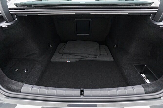 Private Sedan Arrival from J F Kennedy Airport JFK to Manhattan - Value and Practicality