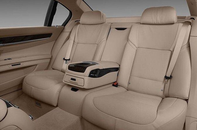 Private Sedan Arrival from J F Kennedy Airport JFK to Manhattan - Who Should Consider This Service?