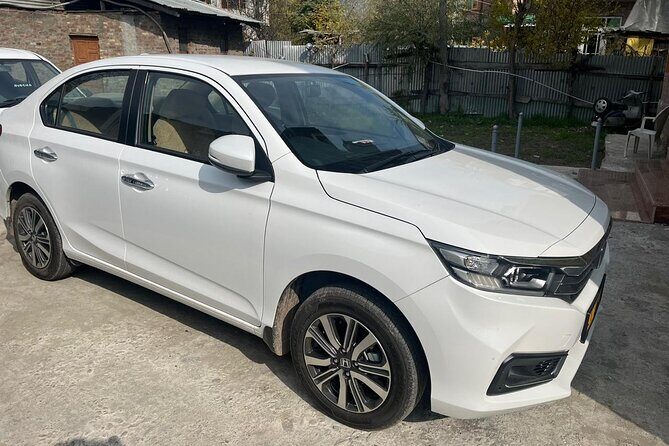 Private Sedan Cab to and from Srinagar Airport and Dal Lake - Booking and Support: Easy and Reliable