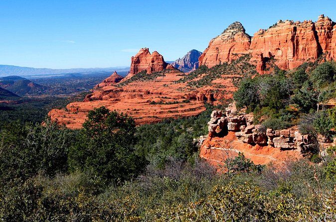 PRIVATE Sedona Jeep Tour 4X4 Hummer On-Road - Sedona Highlights - The Experience and Guides