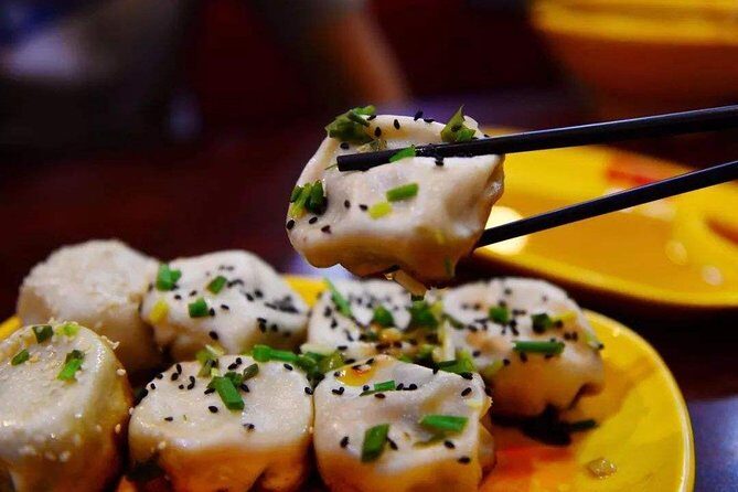 Private Shanghai Evening Street Food Walking and Cruise Tour - An Honest Look at the Itinerary