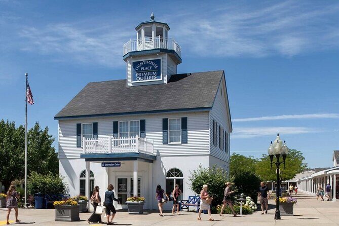 Private Shopping Tour from Chicago to Lighthouse Place Outlets - Introduction