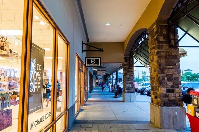 Private Shopping Tour from Dallas to Allen Premium Outlets - FAQ
