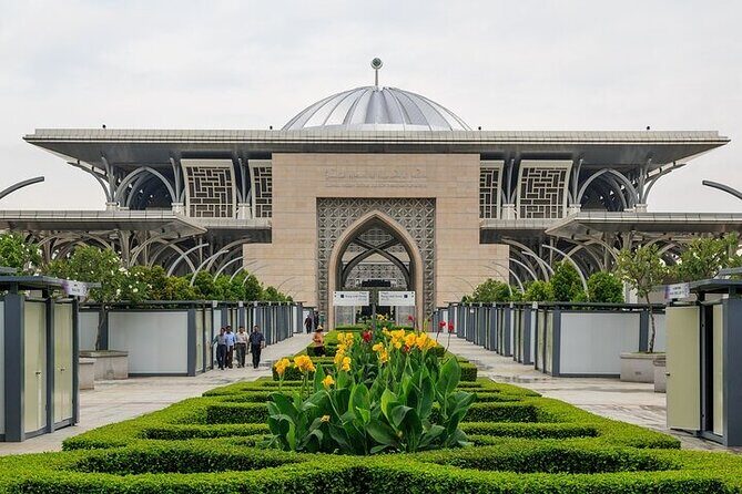 Private Sightseeing Tour Visit in Putrajaya from Kuala Lumpur - The Sum Up