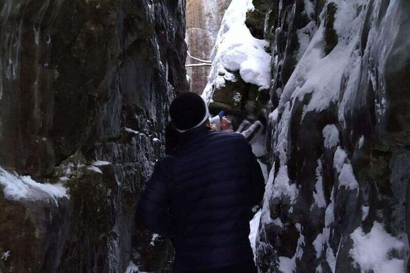 Private Singhampton Caves Snowshoe-Collingwood/Blue Mountain - Why Choose the Singhampton Caves Snowshoe Tour?