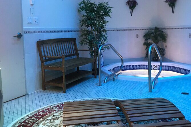 Private Spa Experience with Jacuzzi, Sauna and Hot Stone Massage - Key Points