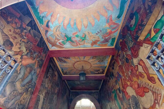 Private Street Food & Mural Art Tour in Mexico City - Colonial and Revolutionary Tales at Palacio Postal and House of Tiles