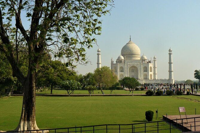 Private Sunrise Taj Mahal Agra Fort Guided Tour by Car From Delhi - Exploring the Itinerary in Detail