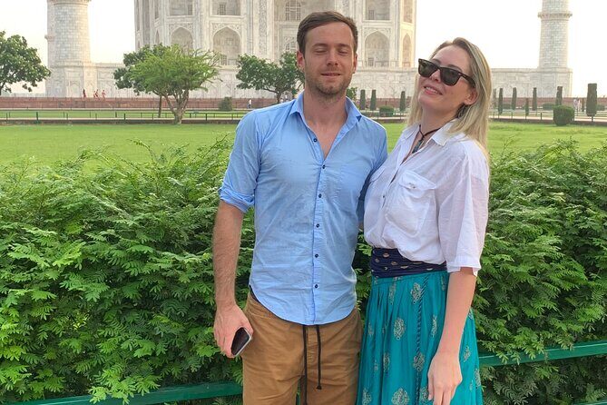 Private Sunrise Taj Mahal and Agra Fort Tour From Delhi To Agra- by AC Car - Exploring Agra Fort