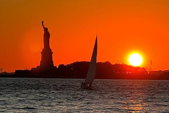 Private Sunset Sail of NYC Skyline and Statue of Liberty - Discovering the Private Sunset Sail of NYC Skyline and Statue of Liberty
