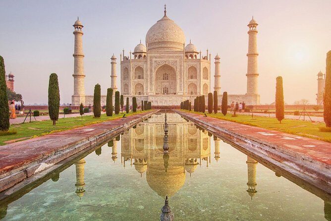 Private Taj Mahal and Agra Tour from Gurugram(Gurgaon) by Car - Guided Tours: Knowledge and Storytelling