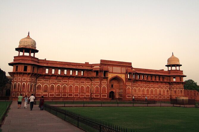 Private Taj Mahal and Mathura tour from Delhi to by car - Returning to Delhi