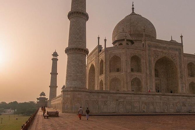 Private Taj Mahal Sunrise Day Tour From Delhi by Ac Car - All Inclusive - Practical Tips for Travelers