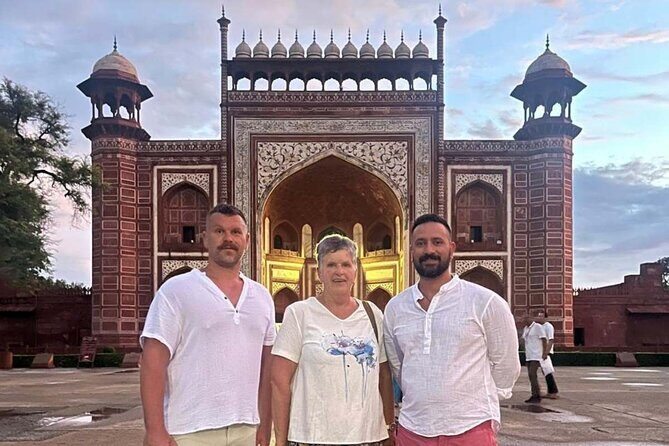 Private Taj mahal ( Sunrise/sunset ) Agra Overnight Tour - Key Points
