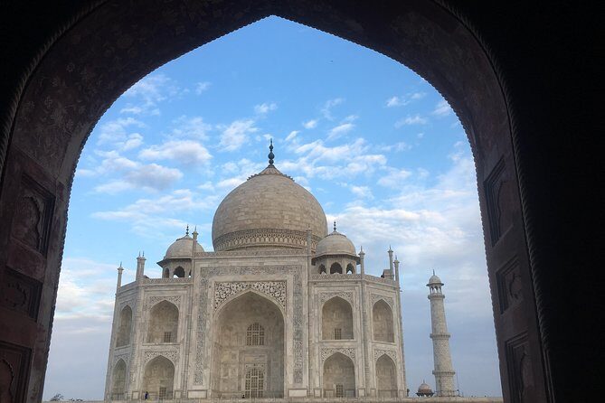 Private Tajmahal Train Tour From New Delhi By Gatiman Express - Key Points