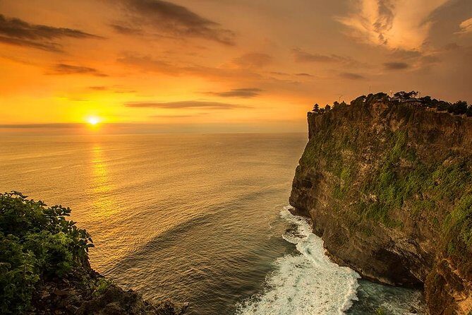 Private Tour Bali Beaches and Uluwatu Temple with Dinner - A Closer Look at the Itinerary