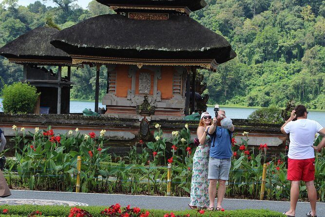 Private Tour: Bali Temples, Hidden Waterfall and Handara Gate - Midday: Rest and Recharging in Bedugul