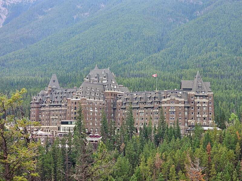 Private Tour Banff/Emerald Yoho Customized Sightseeing - Dining and Comfort