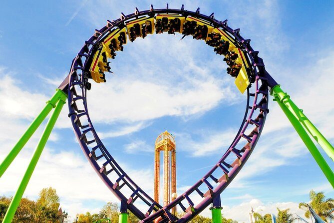 Private Tour: Discover Six Flags, Mexico´s best amusement park - Food, Shopping, and Live Shows