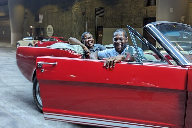 Private Tour Downtown to the Hollywood Sign in a 1965 Mustang - A Classic Ride Through Los Angeles: Private Mustang Tour to the Hollywood Sign