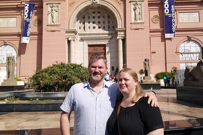 Private Tour Giza Pyramids ,Cairo Museum ,Camel Ride & lunch - Key Points