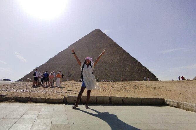 Private tour Giza pyramids , sphinx , lunch and camel ride including - FAQs