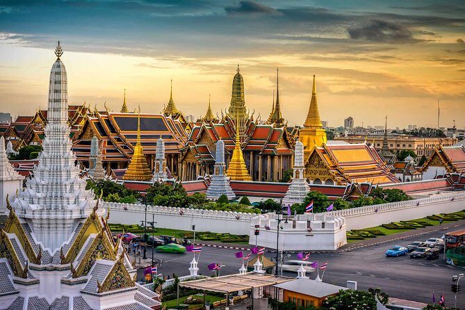 Private Tour: Grand Palace & Emerald Buddha Temple Experience - The Sum Up