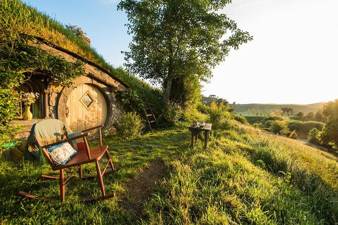 Private tour - Hobbiton Movie Set Evening Banquet Return from Auckland - Who Should Book This Tour?