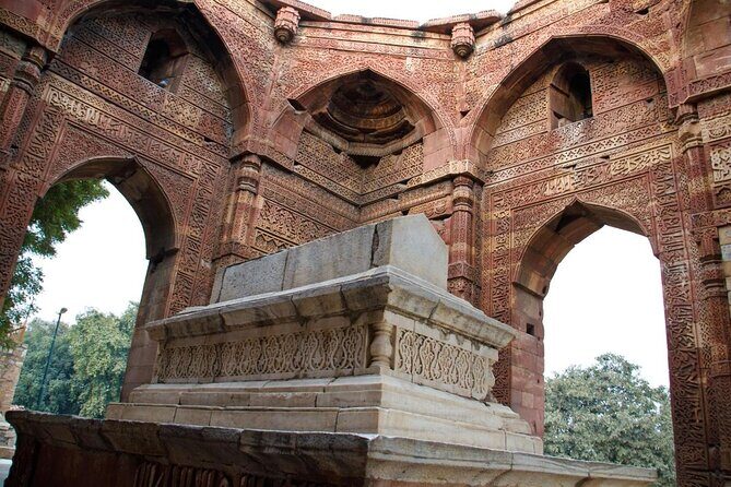 Private Tour in Mehrauli Archaeological Park & Qutub Minar - A Deep Dive into the Experience