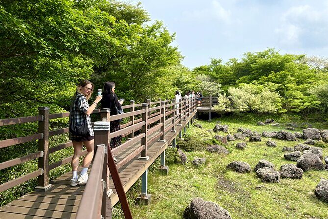 Private Tour in South Jeju including Yacht Cruise - The Sum Up