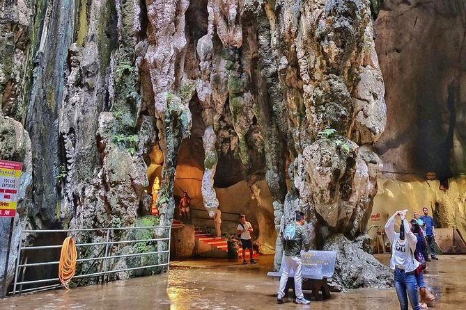 Private Tour Kuala Lumpur with Petronas Twin Towers Observation Deck & Batu Cave - Key Points