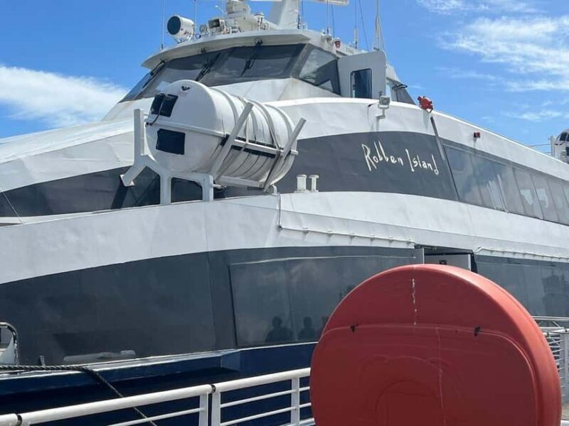 Private Tour: Robben Island, City Tour and Table Mountain - A Full Day of Highlights in Cape Town