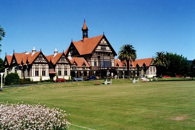 Private Tour: Rotorua and Waitomo Caves Day Trip from Auckland - Key Points