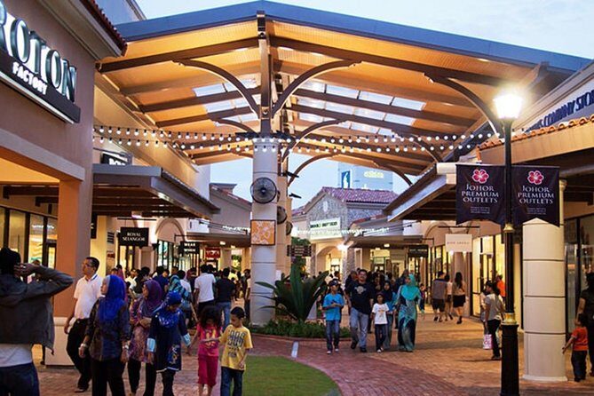 Private Tour: Sightseeing Daytrip to Johor Bahru from Singapore - What the Tour Offers and What to Consider