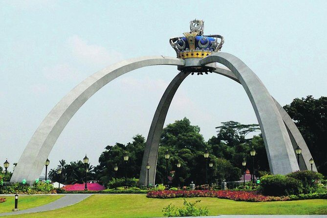 Private Tour: Sightseeing Daytrip to Johor Bahru from Singapore - The Sum Up